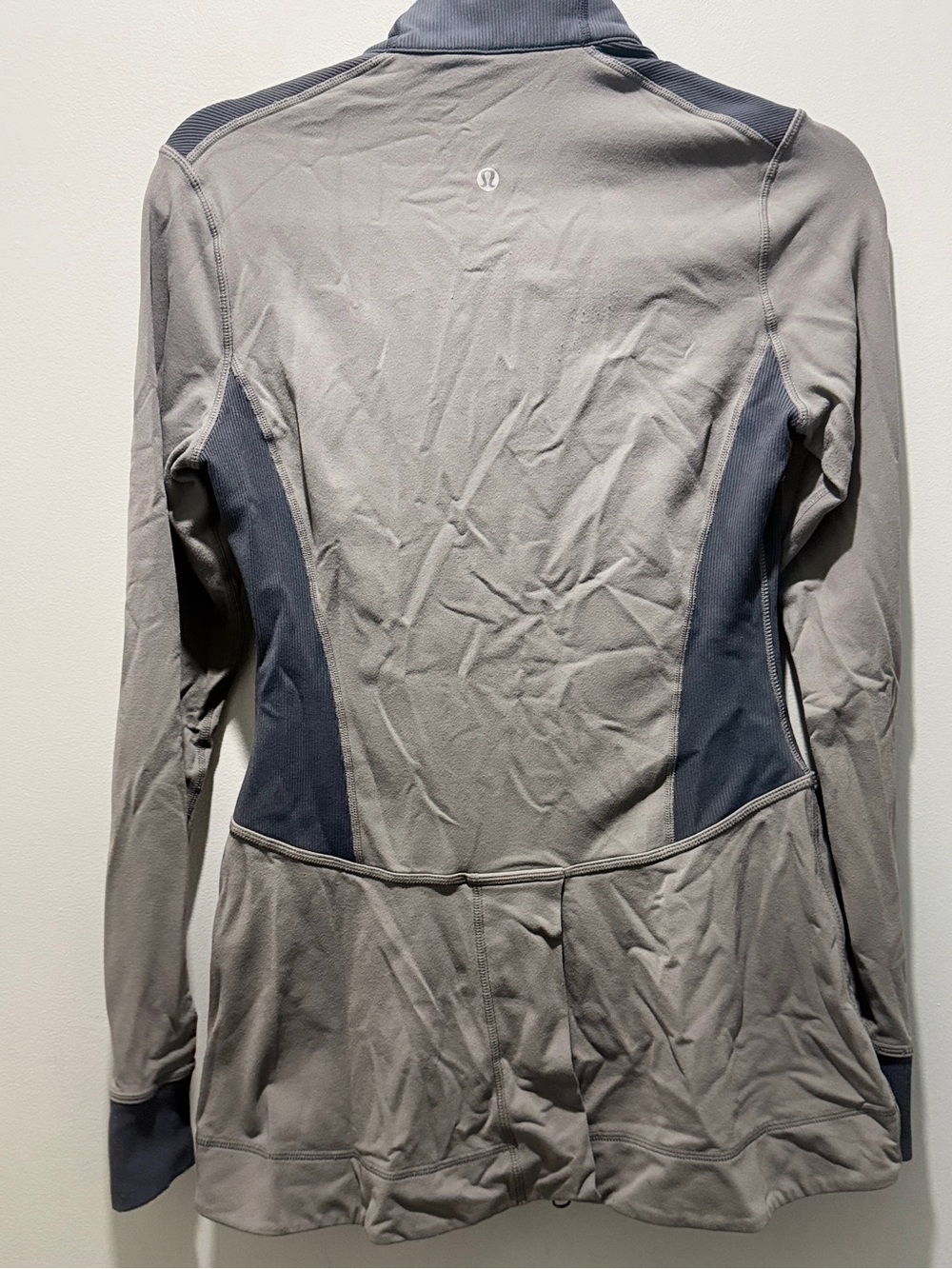 Lululemon Rare Forme Zip Up Jacket
Grey / Navy - Picture 4 of 4